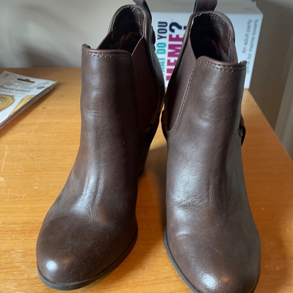 Size 6 brown booties